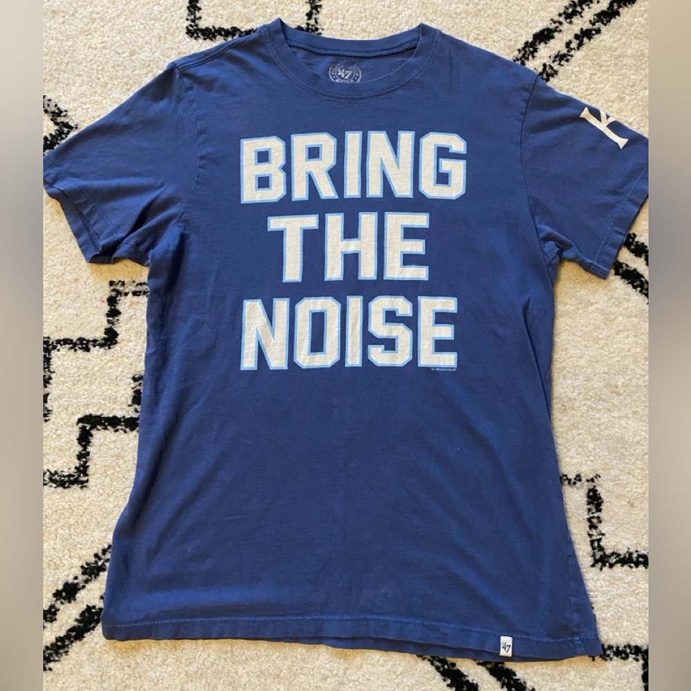 Men’s Kansas City Royals “Bring The Noise” Tee Size Small
